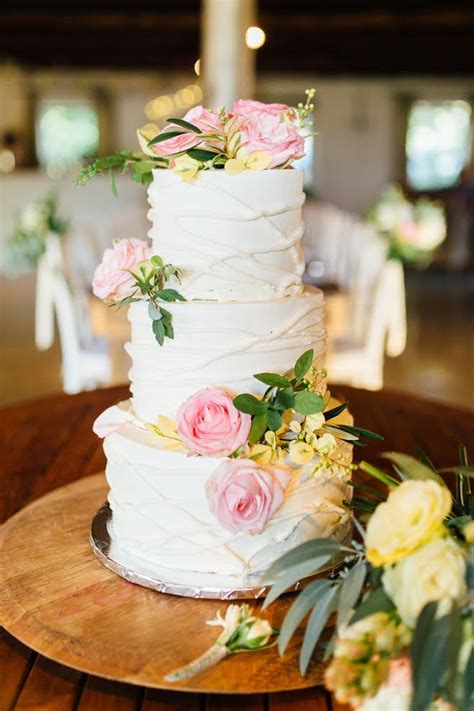 rozanne s cakes rustic buttercream wedding cake