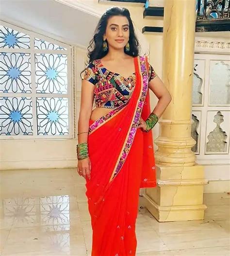 Akshara Singh In Saree Is A Killer Combo Check Out Her Most Tempting