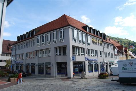 Since july 2020, the area around the eintracht frankfurt stadium has been called deutsche bank park. Bürofläche in Albstadt, 269 m²