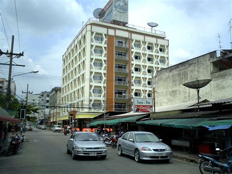 We are strategically located around business and leisure facilities, from business parks, shopping malls, attractions to hospitals. タイに想う・・・ スンガイコロク： ホテル…
