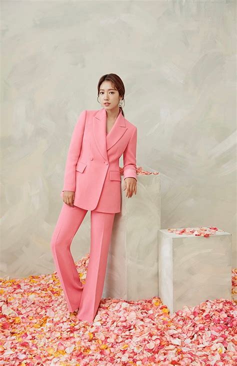 Lola ∑ On Twitter Park Shin Hye Photo Pose Style Pantsuits For Women