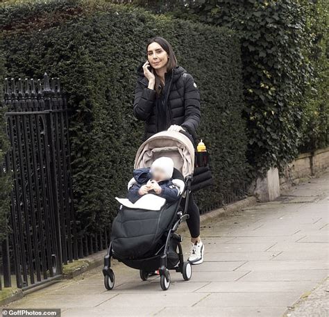 Christine Lampard Enjoys Stroll With Daughter Patricia Amid Covid Crisis Daily Mail Online