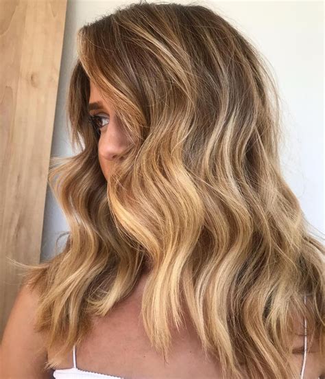 Watch Honey Brown Is The Perfect Spring Color For Low Maintenance