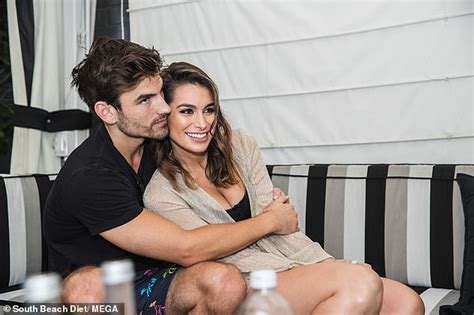 the bachelor s ashley iaconetti and jared haibon get married in rhode island in front of 180