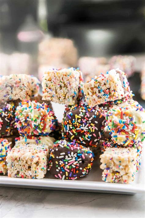 The best recipe for thick, chewy, gooey, rice krispie treats that put the old box recipe to shame! Sprinkle Rice Krispie Treats | Bunsen Burner Bakery