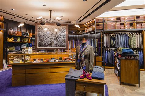 Get A Custom Suit From The Best Mens Tailors In Hong Kong