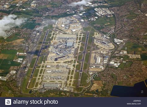 Raglan von oben stricken, wir zeigen ihnen wie! Flughafen London Heathrow mit 100 Flugzeugen, die von oben ...