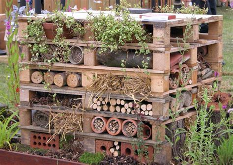 Pollinator Walls Bee Towers And Insect Hotels Honey Bee Suite
