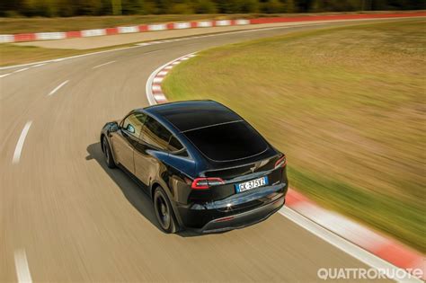 Tesla Model Y Performance Autonomia Prestazioni E Anteprima Prova Su
