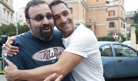 A caorle il romanzo del 68 del magistrato calabrese marcello vitale; Nessuno mi può giudicare - Film (2011)