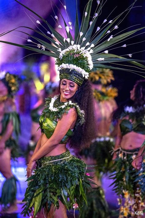Polynesian Girls Polynesian Dance Hawaiian Woman Hawaiian Lei Tahitian Costumes Tahitian
