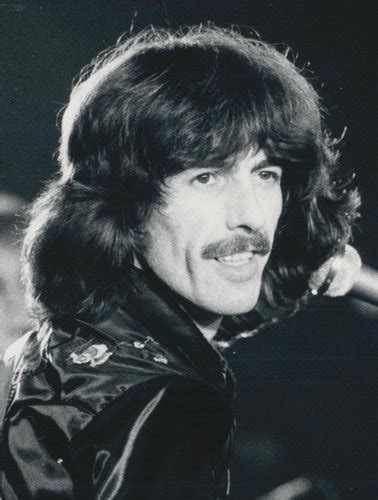 Henry Grossman George Harrison On Stage Black And White Photograph 1970er Bei Pamono Kaufen