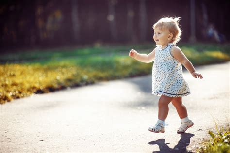 Child Walking Images Galleries With A Bite