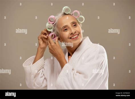 Elderly Woman Hair Rollers Hi Res Stock Photography And Images Alamy