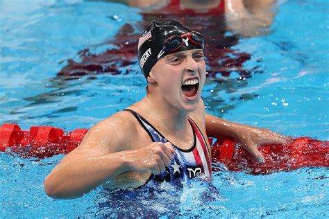 Katie Ledecky Wins Womens 1500m Freestyle In Dominant Fashion