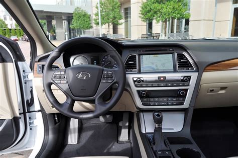 The 2015 hyundai sonata se undercuts segment heavyweight sedans from honda and toyota by $825 and $1,275, respectively. Road Test Review - 2015 Hyundai Sonata - INTERIOR Focus ...