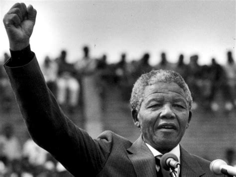 Biography of nelson mandela rolihlahla mandela was born into the madiba clan in the village of mvezo, in the eastern cape, on 18 july 1918. 9 Mayo 1994 Nelson Mandela se convierte en el primer ...