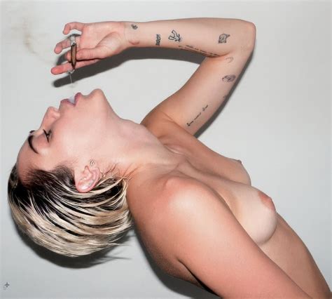 Miley Cyrus Nude By T Richardson Now In UHQ Outtakes 21 Pics