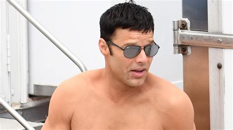 Ricky Martin Covers Up His Tattoos As He Goes Shirtless On ‘versace’ Set American Crime Story