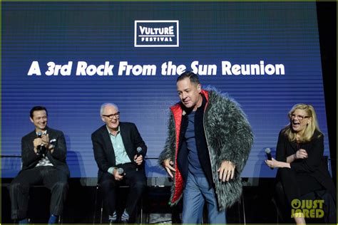 Joseph Gordon Levitt Reunites With 3rd Rock From The Sun Cast For