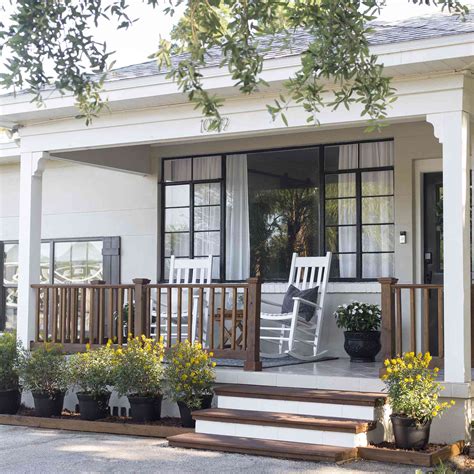 20 Beautiful Porch Railing Ideas
