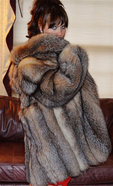 fab fluffy crystal fox fur jacket size medium 6 8 10 mint condition fox fur jacket fox