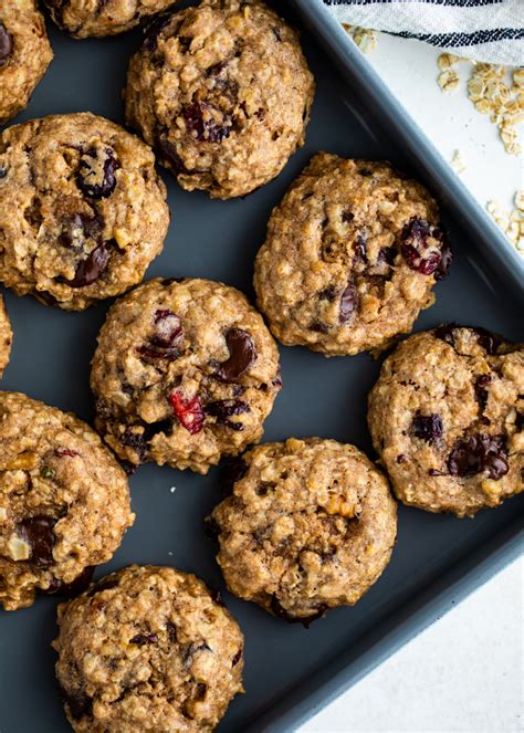 These delicious, healthy oat cookies are packed with hemp seeds, raisins, chocolate chips and flax. Dietetic Oatmeal Cookies : Peanut Butter Oatmeal Cookies ...