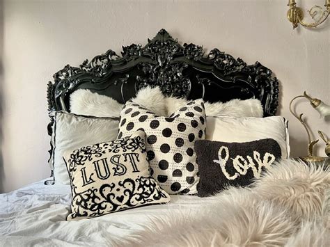How To Create A Bedroom Boudoir For Romance