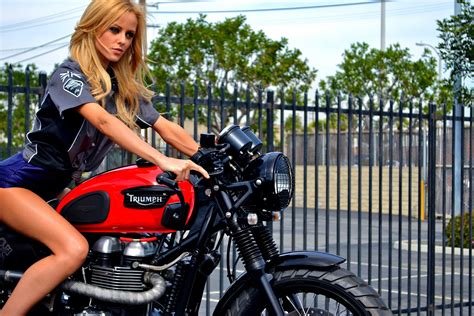 Girls On Motorcycles Pics And Comments Page 321 Triumph Forum Triumph Rat Motorcycle Forums