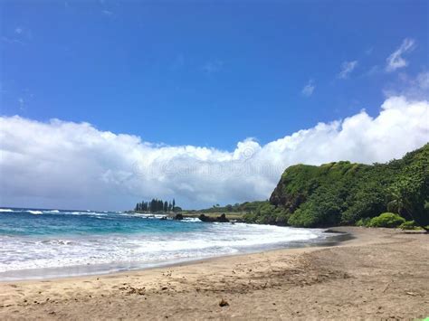 Ocean Scene In Maui Hawaii Stock Image Image Of Beach 99002045