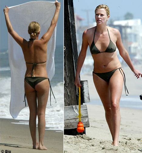 Screen Siren Charlize Theron Voted Sexiest Woman Alive Daily Mail