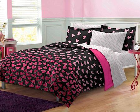 The set comes with a cozy duvet cover, a matching pillowcase and very convenient tote bag for laundry days. Hot Pink & Black Wild Hearts Teen Girl Bedding Twin / Twin ...