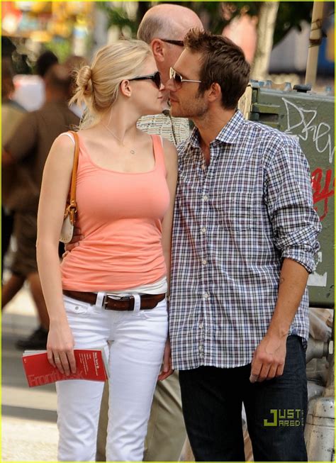 Michael Vartan And Lauren Skaar Kissing Couple Photo 2452587 Lauren