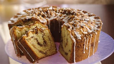 This is an easy dessert recipe that gets so many compliments every time i make it because it tastes like it's homemade! Classic Sour Cream Coffee Cake recipe from Betty Crocker