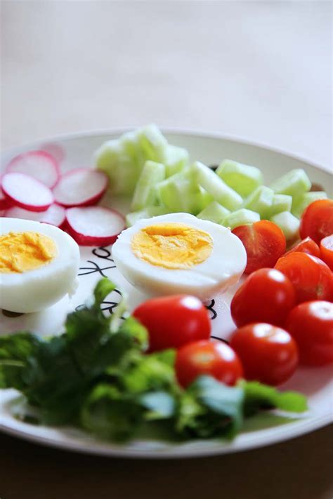 Eggs are an excellent source of vitamin b12, d, and e, thiamine, riboflavin, folic acids, pantothenic acid and phosphorous. Hard Boiled Eggs Recipe, Time, Calories and Peeling Tips