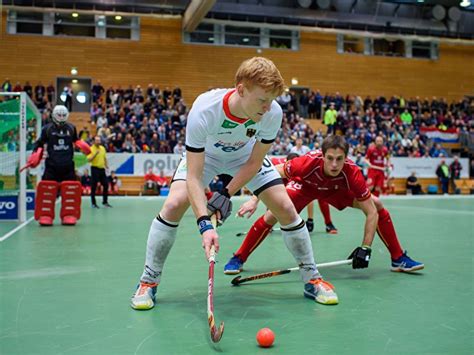 Johannes berneth (tgs wolf hockey. Hockey-Herren gewinnen Auftaktspiel der Hallen-EM mit 12:1 ...