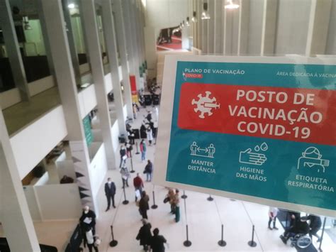 Tinha sido inicialmente divulgado que estaria. Maiores de 25 anos já podem agendar vacina - Mais Guimarães