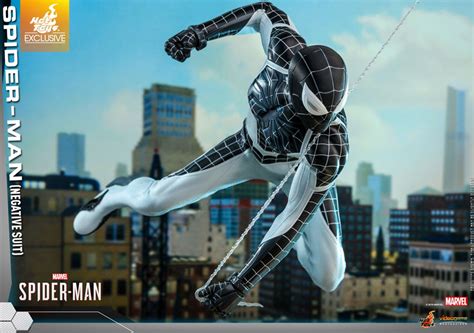 Exclusive Marvel S Spider Man Spider Man Negative Suit Hot Toys Figurky A So Ky Fate Gate