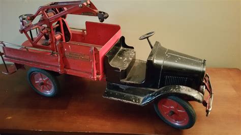 buddy l pressed steel wrecking truck rare one with headlights and front bumper antique toys