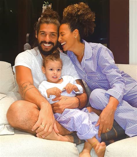 Tais Araujo E Sheron Menezes
