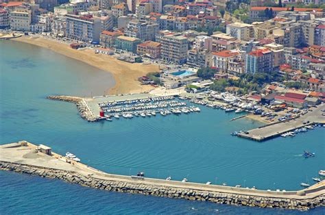 39° 5' 0 north, 17° 8' 0 east. Yachting Kroton Club in Crotone, Italia, Italy - Marina Reviews - Phone Number - Marinas.com