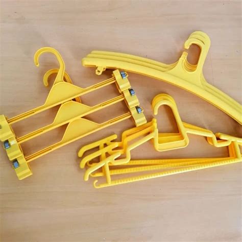 Used Commercial Quality Heavy Duty 12 Pcs Plastic Hanger Cloth Hangers