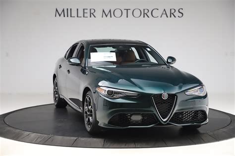 Its compact size, snug sport seats and responsive steering are the stuff of which legendary sports sedans are made. New 2020 Alfa Romeo Giulia Ti Sport Q4 For Sale ($54,995 ...