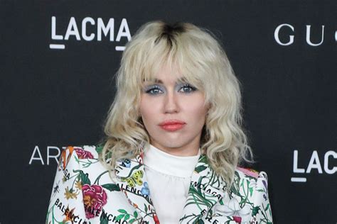 Miley Cyrus Gets Edgy For ‘thowdown Hoedown Hannah Montana Tribute