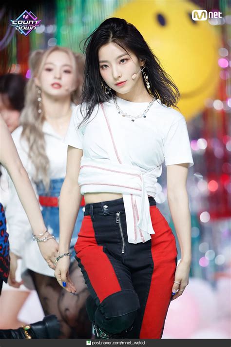 The show features some of k. 200917 fromis_9 - 'Feel Good' at M Countdown (Mnet Naver ...