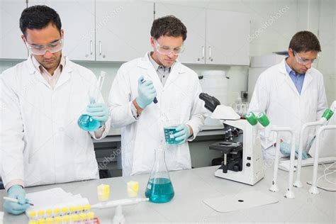 Cientistas De Todo Mundo Trabalham Juntos Sobre Uma Pergunta