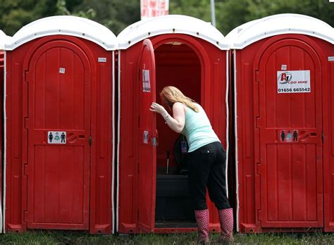 5 Festival Bathroom Tips You Could Really Use Festival Sherpa