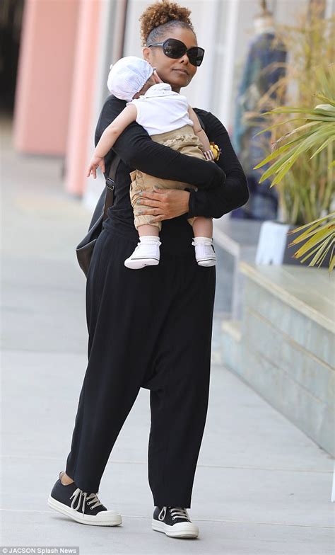 Janet Jackson Carries Napping Son Eissa Out In La Daily Mail Online