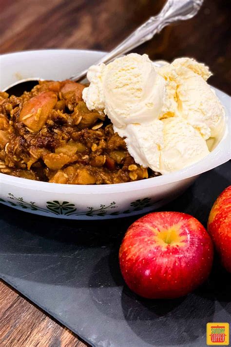 Add the cinnamon, nutmeg, cloves and ¼ cup sugar to the instant pot and toss together with the apples. Instant Pot Apple Crisp Recipe | Sunday Supper Movement