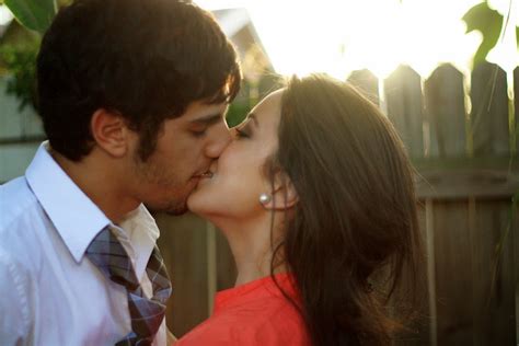 Cara Berciuman Bibir Yang Benar Hot Dan Menggairahkan